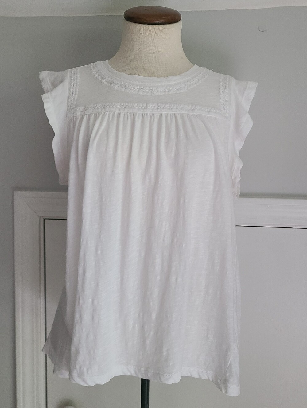 Lucky Brand Tee Top Women's Size M Boho Embroidered Flutter Sleeve Cotton Peplum